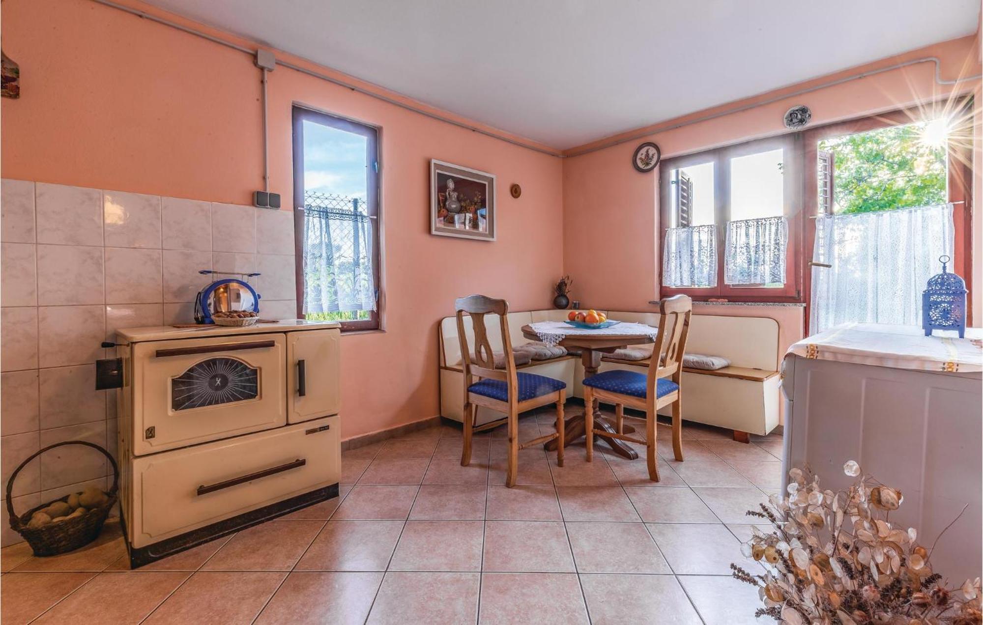 1 Bedroom Pet Friendly Home In Šišan Εξωτερικό φωτογραφία