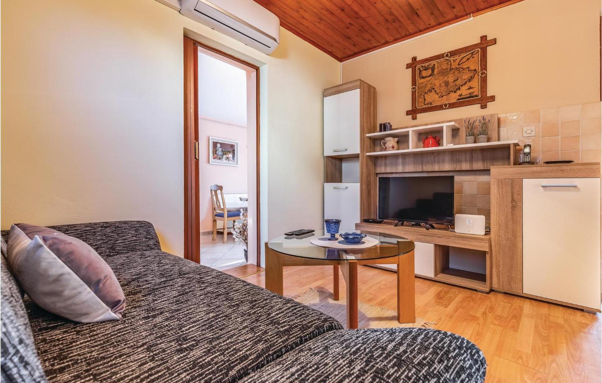 1 Bedroom Pet Friendly Home In Šišan Εξωτερικό φωτογραφία