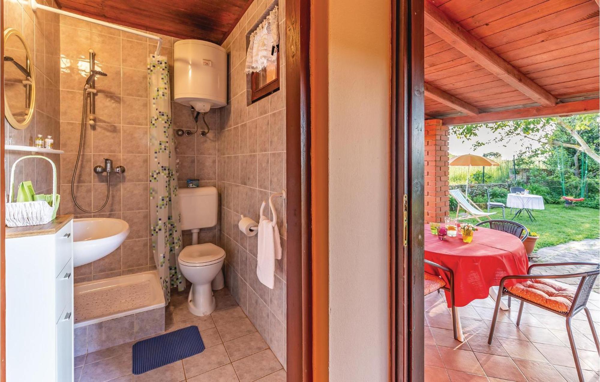 1 Bedroom Pet Friendly Home In Šišan Εξωτερικό φωτογραφία