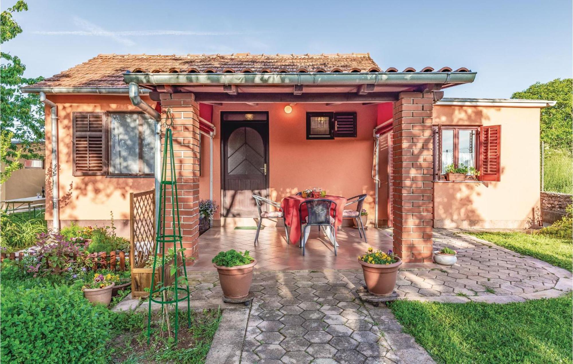 1 Bedroom Pet Friendly Home In Šišan Εξωτερικό φωτογραφία